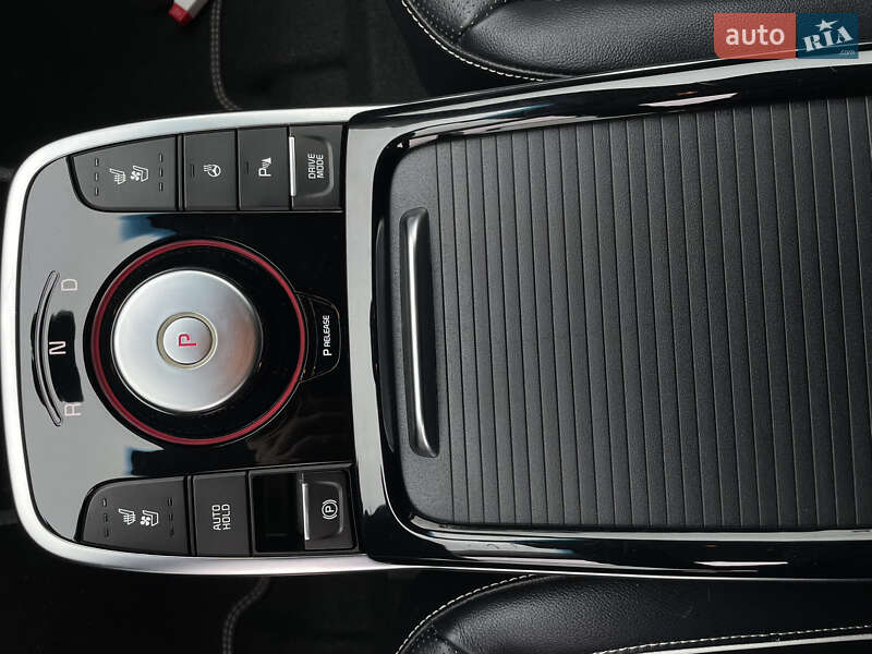 Позашляховик / Кросовер Kia Niro 2019 в Львові