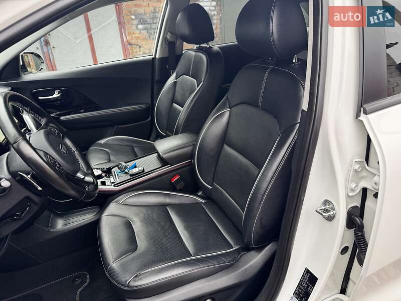 Внедорожник / Кроссовер Kia Niro 2020 в Казатине