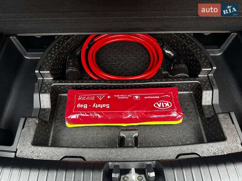 Внедорожник / Кроссовер Kia Niro 2020 в Казатине