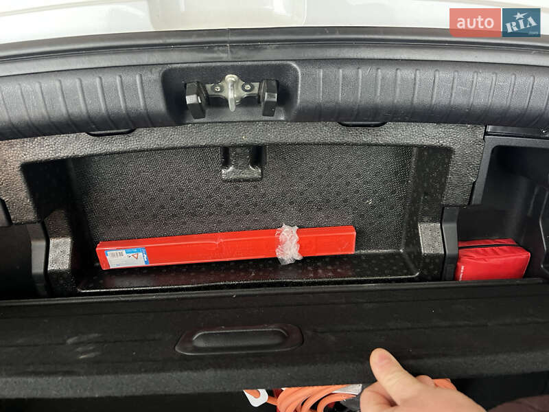 Внедорожник / Кроссовер Kia Niro 2020 в Полтаве