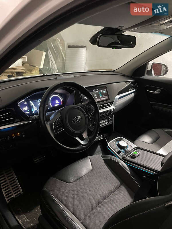 Внедорожник / Кроссовер Kia Niro 2021 в Черкассах фото 16 Внедорожник / Кроссовер Kia Niro 2021 в Черкассах