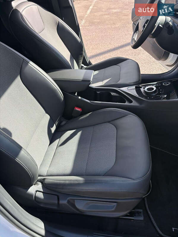 Внедорожник / Кроссовер Kia Niro 2023 в Ровно