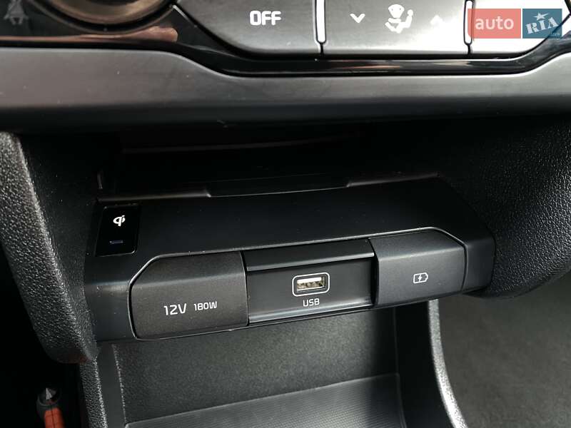 Позашляховик / Кросовер Kia Niro 2020 в Львові