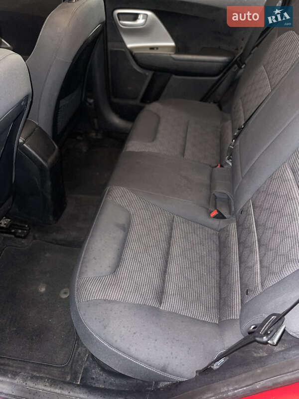 Внедорожник / Кроссовер Kia Niro 2017 в Чернигове