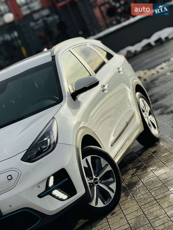 Внедорожник / Кроссовер Kia Niro 2020 в Дрогобыче