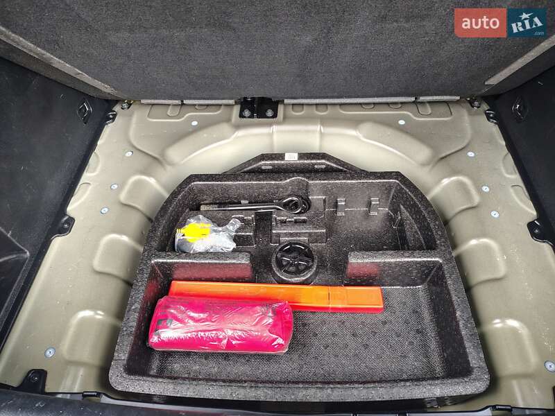 Внедорожник / Кроссовер Kia Niro 2020 в Дубно