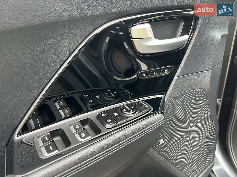 Внедорожник / Кроссовер Kia Niro 2019 в Ровно