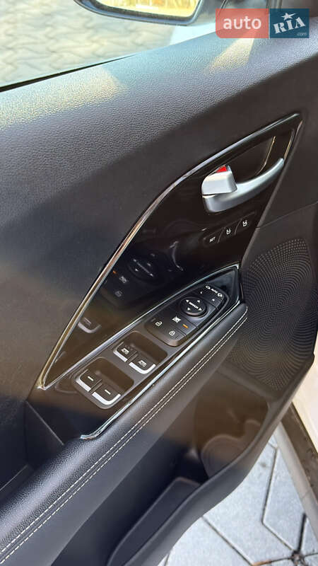 Позашляховик / Кросовер Kia Niro 2020 в Тернополі