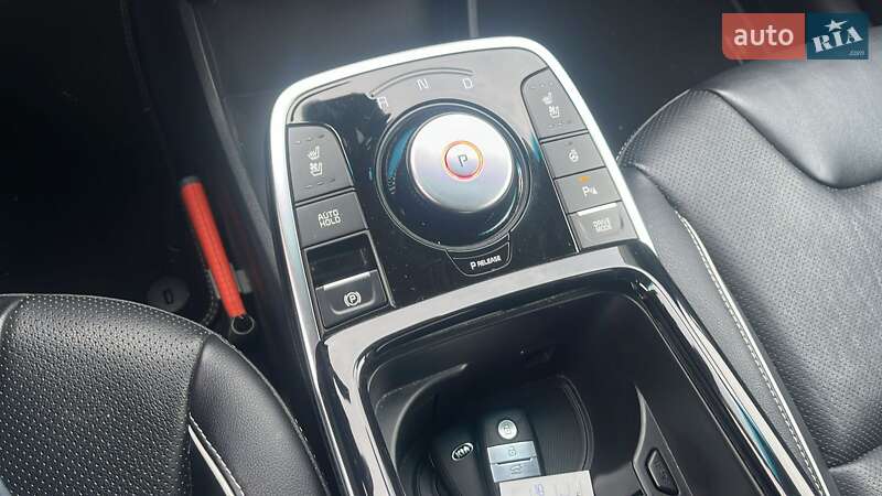 Внедорожник / Кроссовер Kia Niro 2020 в Хмельницком