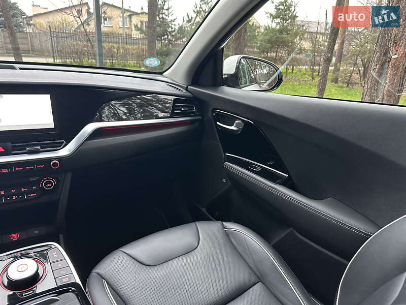 Позашляховик / Кросовер Kia Niro 2020 в Києві