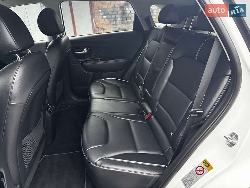 Внедорожник / Кроссовер Kia Niro 2020 в Казатине