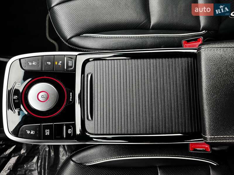 Внедорожник / Кроссовер Kia Niro 2020 в Казатине