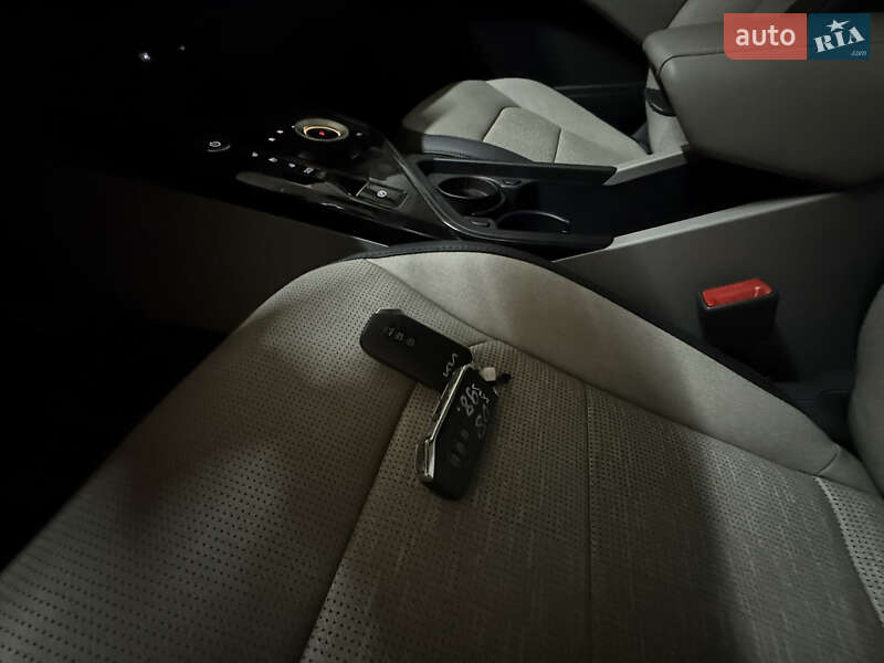 Позашляховик / Кросовер Kia Niro 2023 в Умані