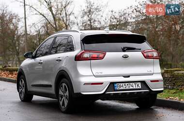Внедорожник / Кроссовер Kia Niro 2017 в Херсоне