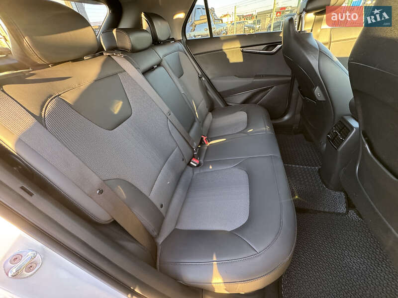 Позашляховик / Кросовер Kia Niro 2022 в Києві