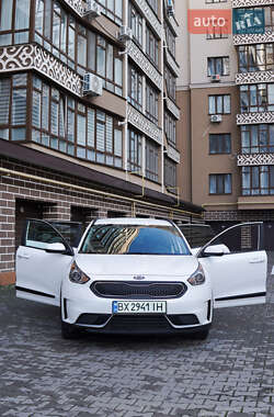 Позашляховик / Кросовер Kia Niro 2018 в Хмельницькому