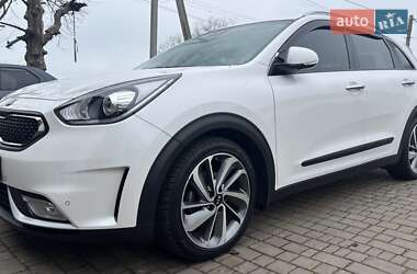 Внедорожник / Кроссовер Kia Niro 2017 в Черноморске