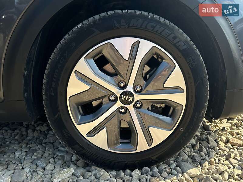Внедорожник / Кроссовер Kia Niro 2020 в Львове фото 17 Внедорожник / Кроссовер Kia Niro 2020 в Львове