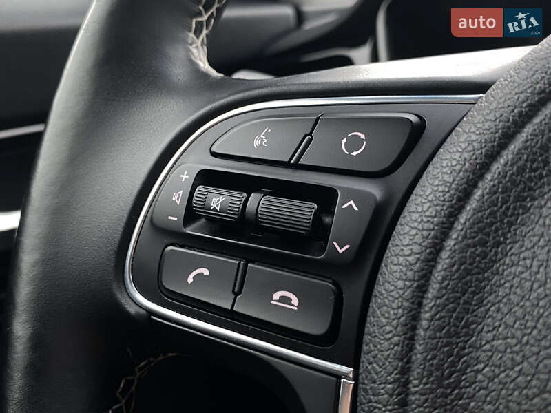 Позашляховик / Кросовер Kia Niro 2020 в Львові