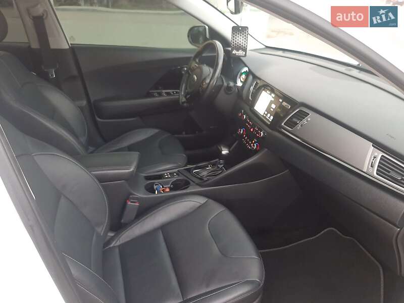 Внедорожник / Кроссовер Kia Niro 2019 в Владимире фото 46 Внедорожник / Кроссовер Kia Niro 2019 в Владимире