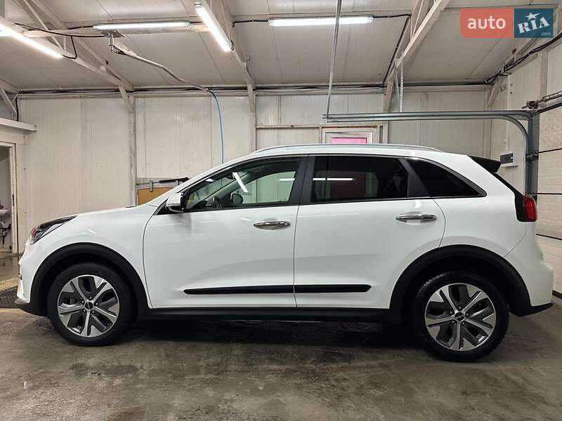 Позашляховик / Кросовер Kia Niro 2022 в Львові