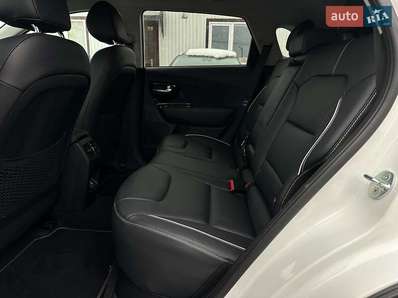 Позашляховик / Кросовер Kia Niro 2022 в Львові