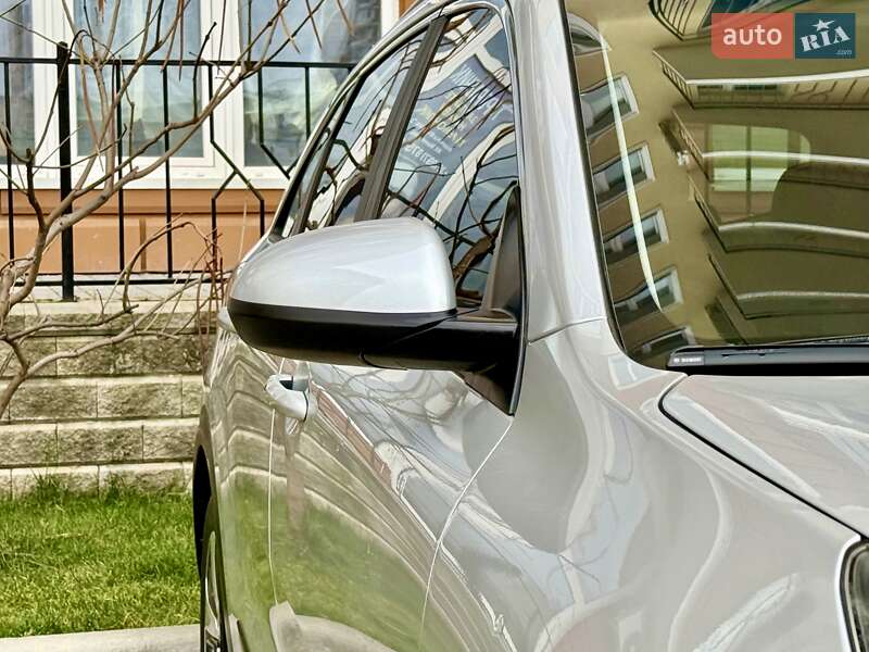 Внедорожник / Кроссовер Kia Niro 2017 в Одессе