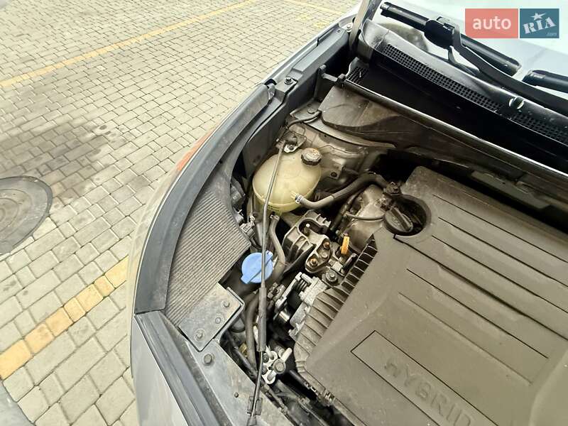 Внедорожник / Кроссовер Kia Niro 2017 в Одессе