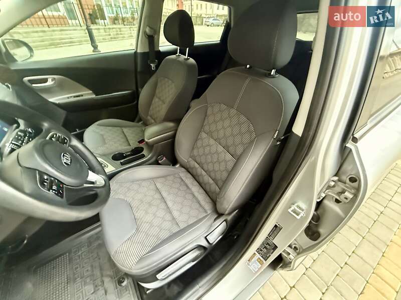 Внедорожник / Кроссовер Kia Niro 2017 в Одессе