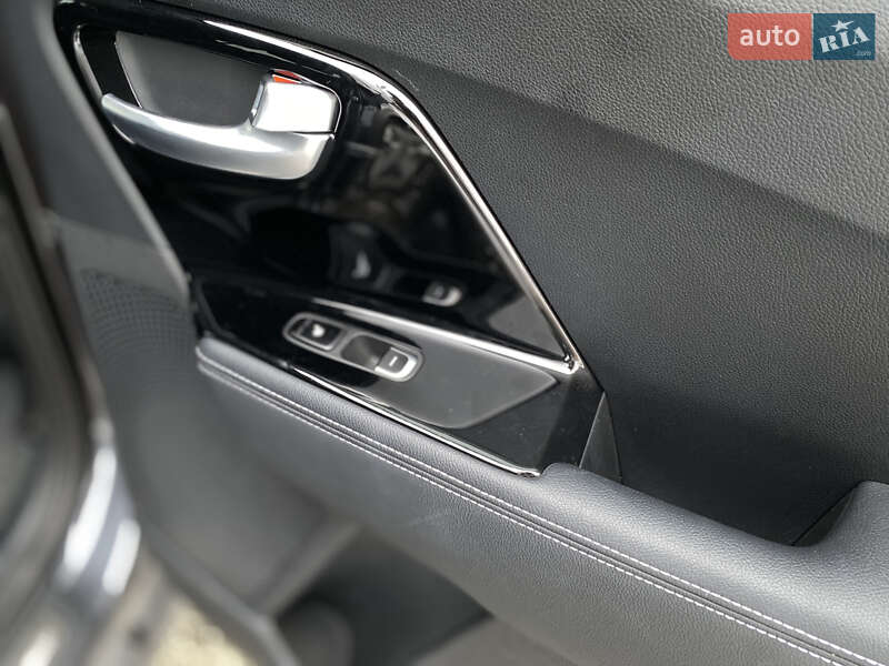 Позашляховик / Кросовер Kia Niro 2019 в Луцьку