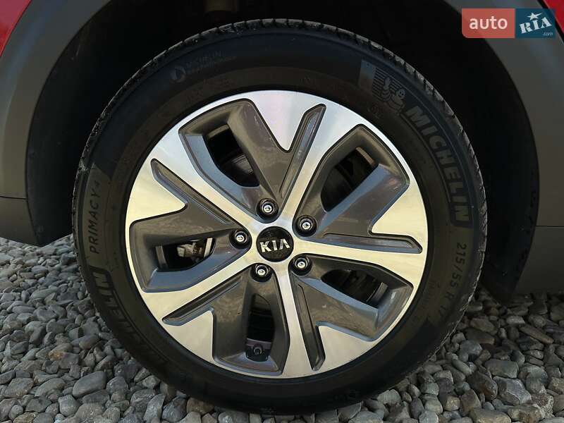 Внедорожник / Кроссовер Kia Niro 2020 в Львове фото 24 Внедорожник / Кроссовер Kia Niro 2020 в Львове