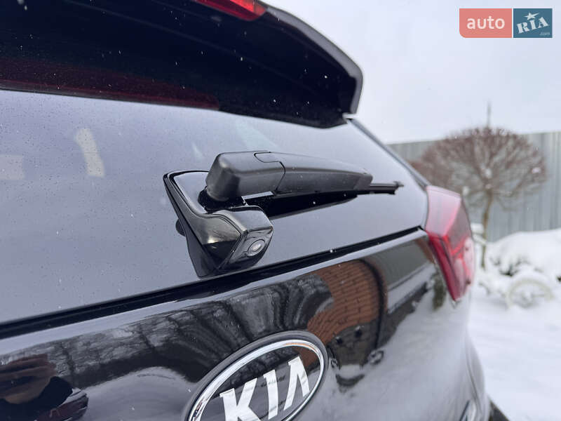 Внедорожник / Кроссовер Kia Niro 2020 в Казатине