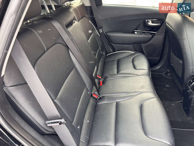 Внедорожник / Кроссовер Kia Niro 2020 в Казатине