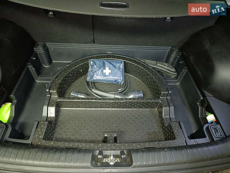 Внедорожник / Кроссовер Kia Niro 2019 в Киеве