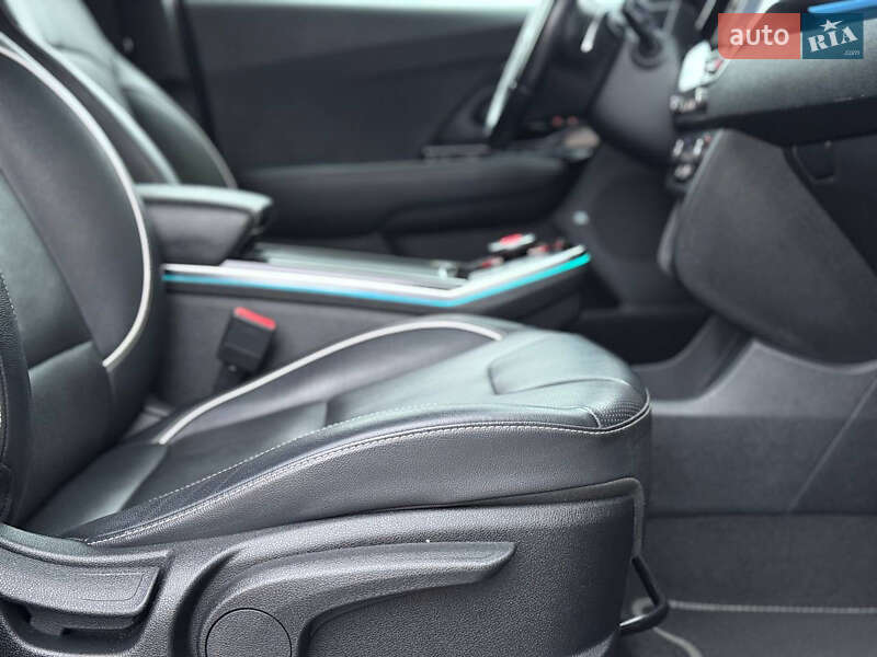 Внедорожник / Кроссовер Kia Niro 2020 в Киеве