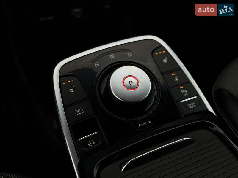 Позашляховик / Кросовер Kia Niro 2020 в Дубні фото 18 Позашляховик / Кросовер Kia Niro 2020 в Дубні