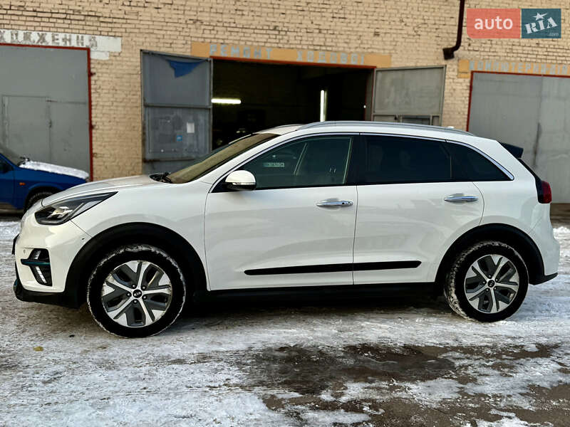 Внедорожник / Кроссовер Kia Niro 2019 в Ровно фото 11 Внедорожник / Кроссовер Kia Niro 2019 в Ровно