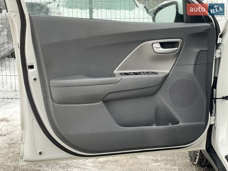 Позашляховик / Кросовер Kia Niro 2019 в Бердичеві фото 25 Позашляховик / Кросовер Kia Niro 2019 в Бердичеві