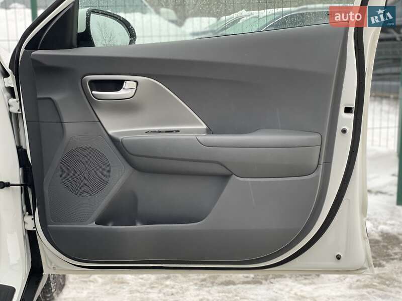 Позашляховик / Кросовер Kia Niro 2019 в Бердичеві фото 34 Позашляховик / Кросовер Kia Niro 2019 в Бердичеві