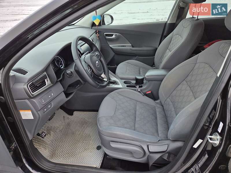 Внедорожник / Кроссовер Kia Niro 2017 в Ужгороде