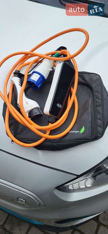 Внедорожник / Кроссовер Kia Niro 2019 в Львове