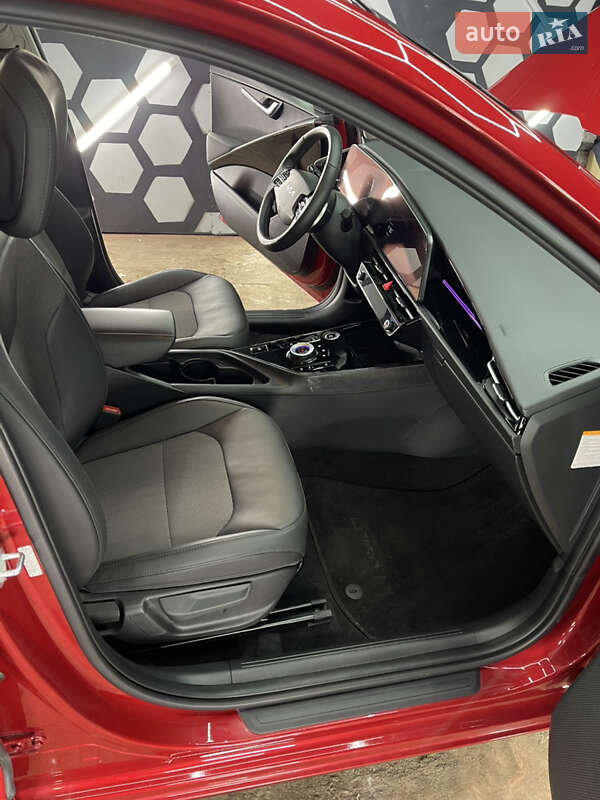 Внедорожник / Кроссовер Kia Niro 2023 в Житомире