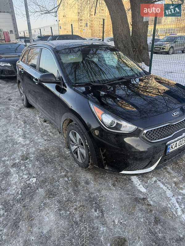 Внедорожник / Кроссовер Kia Niro 2017 в Киеве фото 3 Внедорожник / Кроссовер Kia Niro 2017 в Киеве
