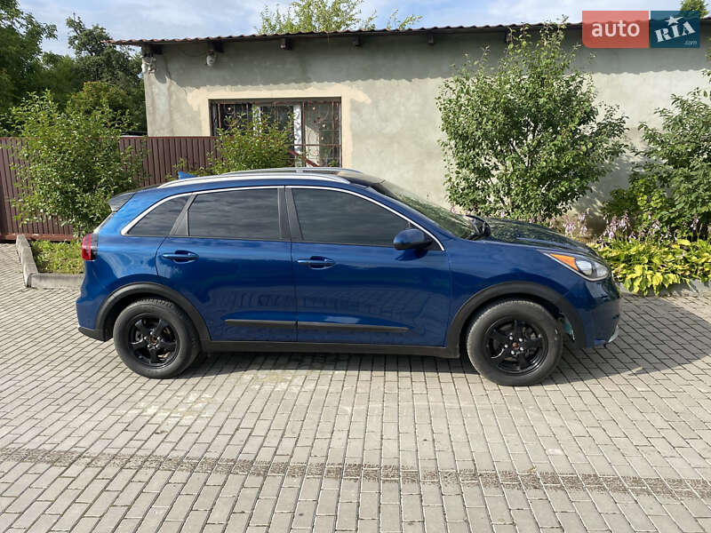 Внедорожник / Кроссовер Kia Niro 2018 в Львове