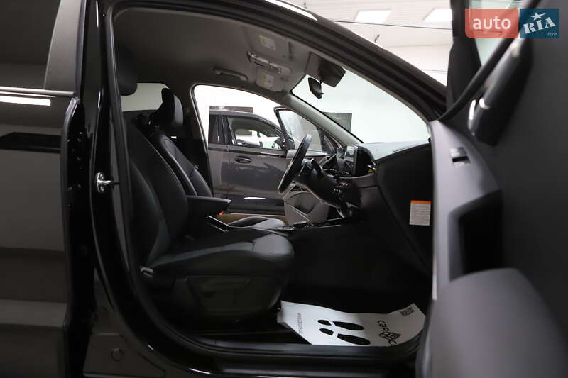 Внедорожник / Кроссовер Kia Niro 2024 в Дрогобыче