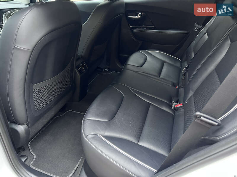 Позашляховик / Кросовер Kia Niro 2020 в Тернополі