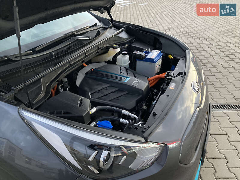 Внедорожник / Кроссовер Kia Niro 2020 в Черновцах