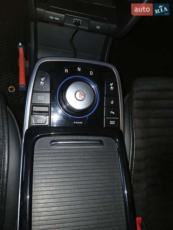 Внедорожник / Кроссовер Kia Niro 2019 в Яремче