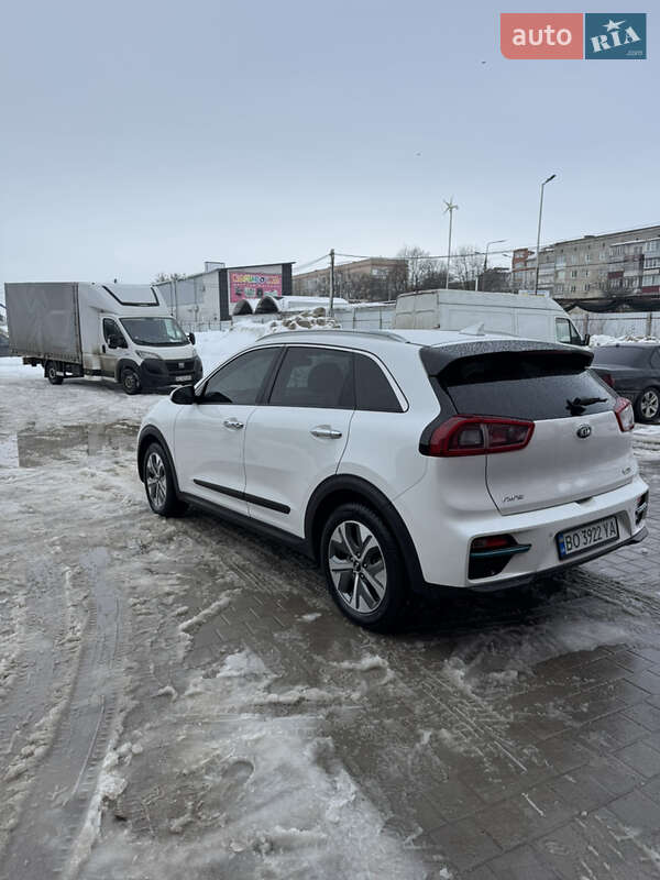 Внедорожник / Кроссовер Kia Niro 2019 в Тернополе фото 4 Внедорожник / Кроссовер Kia Niro 2019 в Тернополе