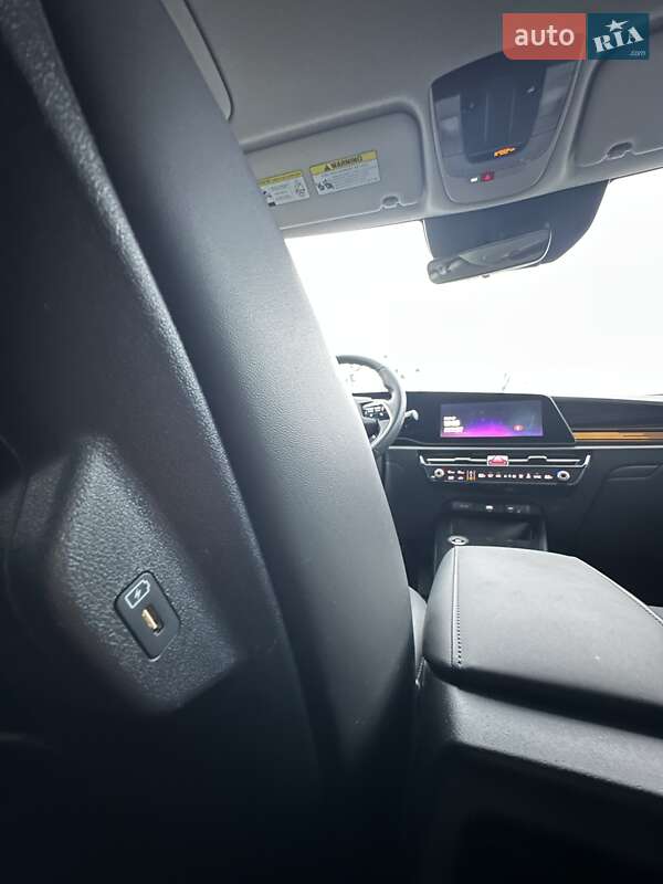 Внедорожник / Кроссовер Kia Niro 2024 в Белогородке